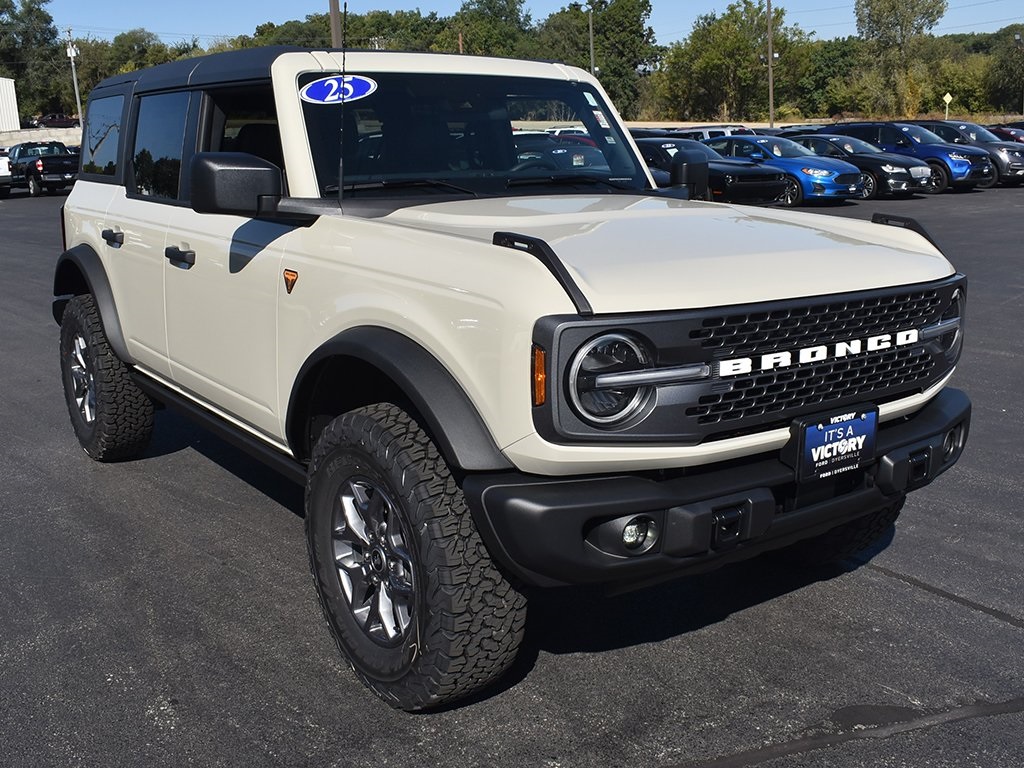 2025 Ford Bronco Badlands photo 9