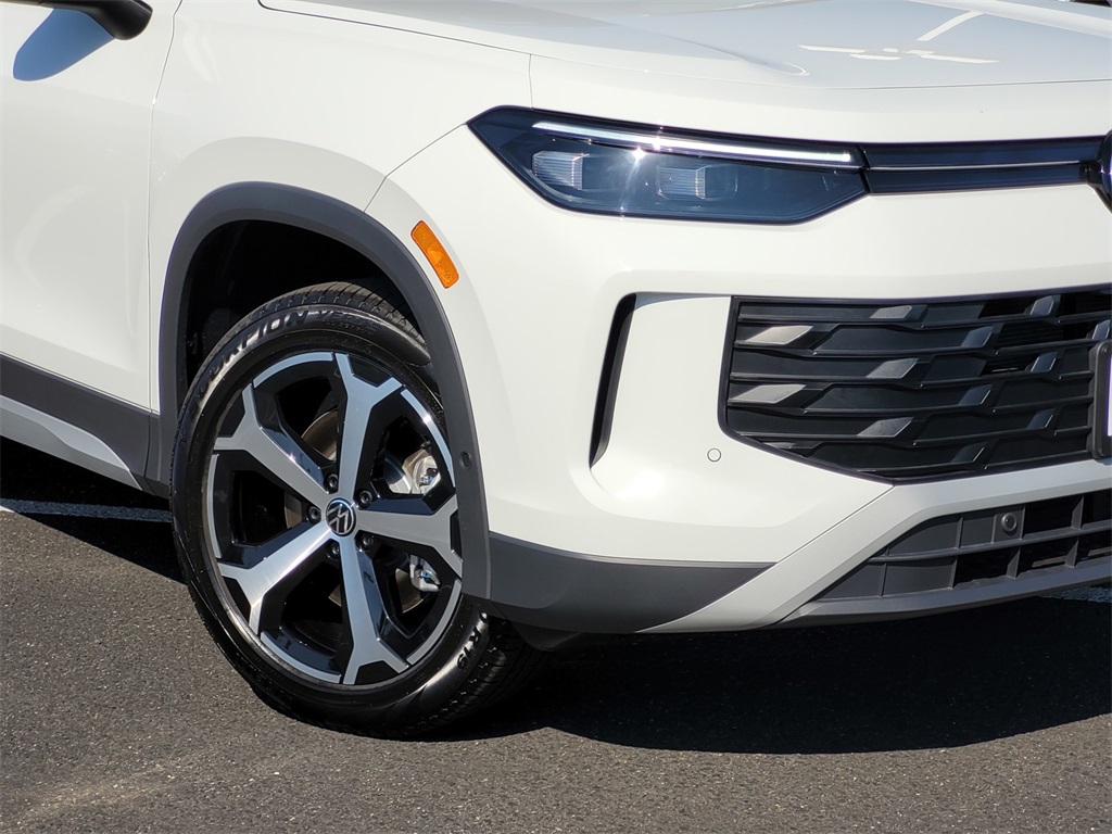 2026 Volkswagen Tiguan SE photo 3