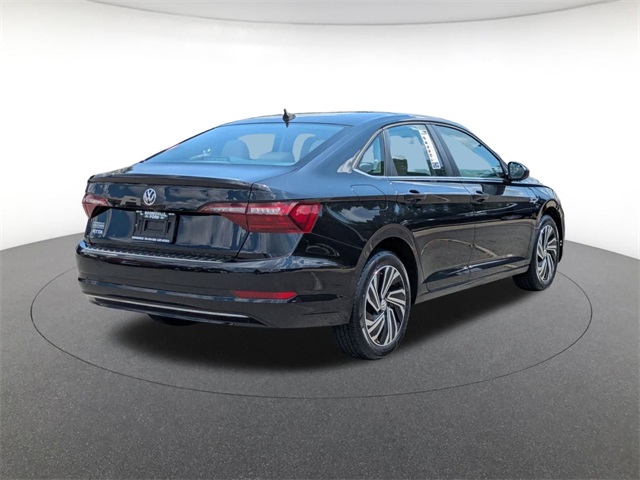 2021 Volkswagen Jetta SEL photo 2