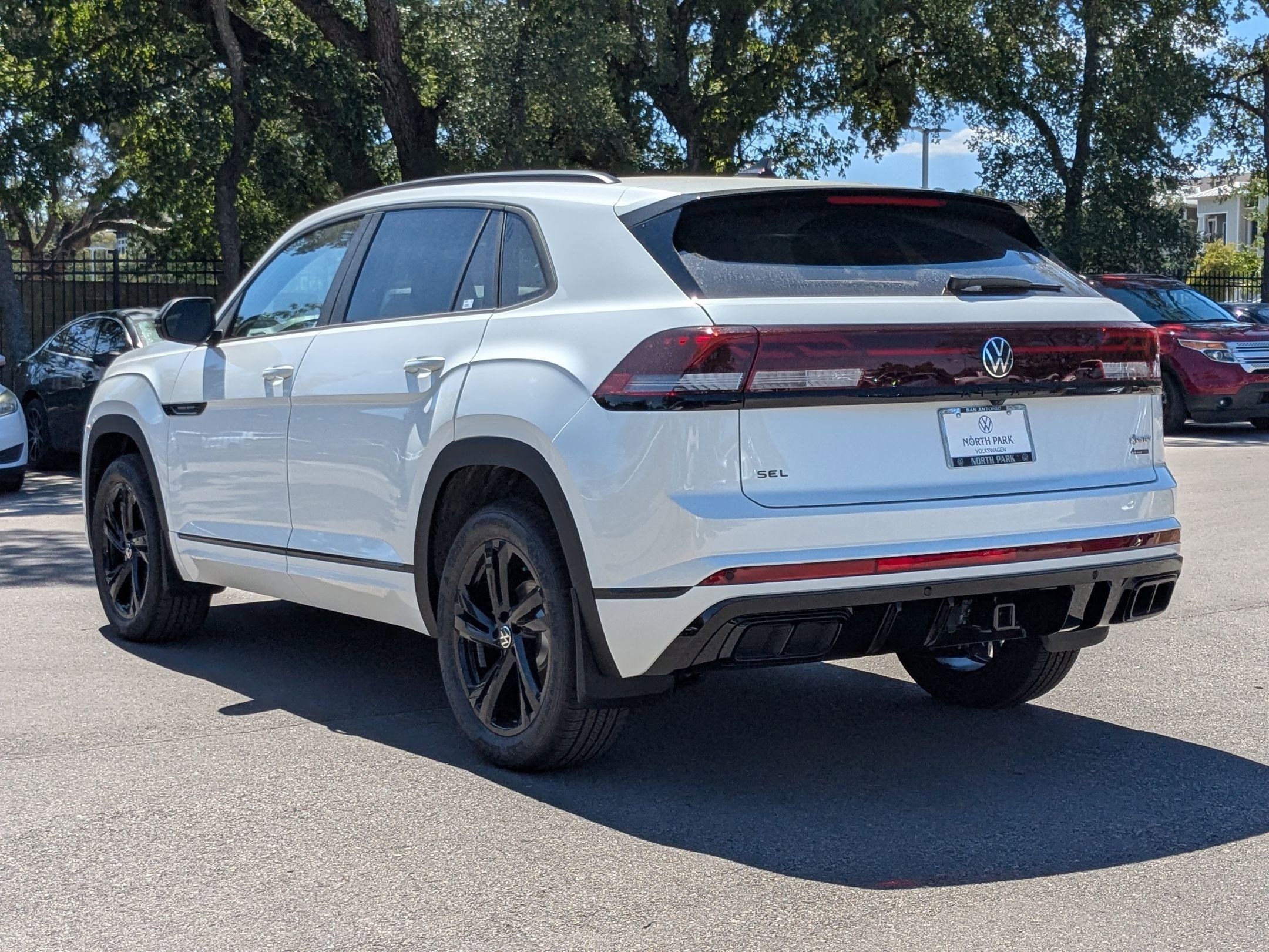2026 Volkswagen Atlas Cross Sport SEL R-Line photo 3
