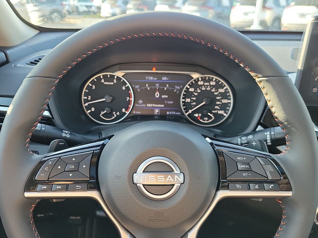 2025 Nissan Altima 2.5 SR photo 9