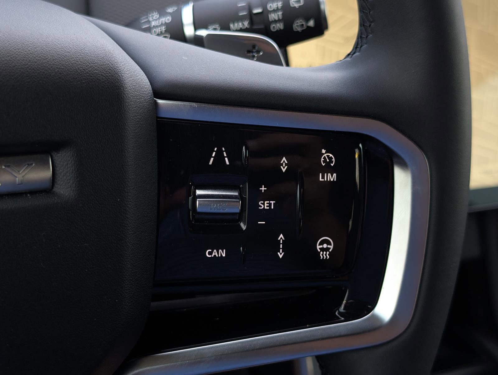 2024 Land Rover Discovery Sport Dynamic SE photo 13