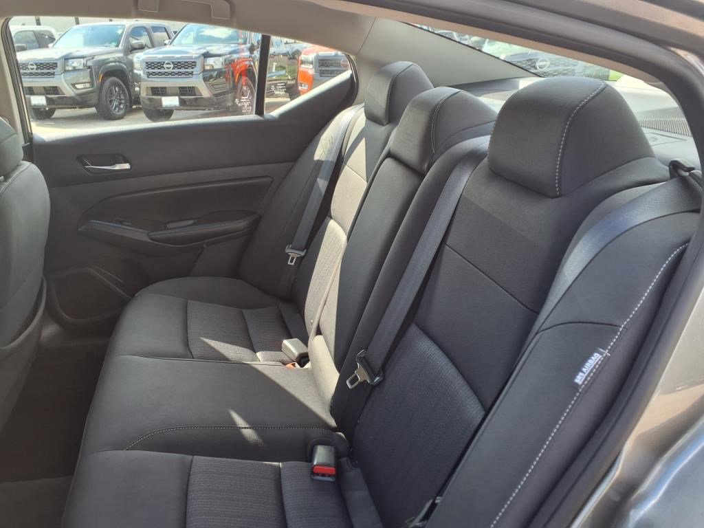 2022 Nissan Altima 2.5 SV photo 7