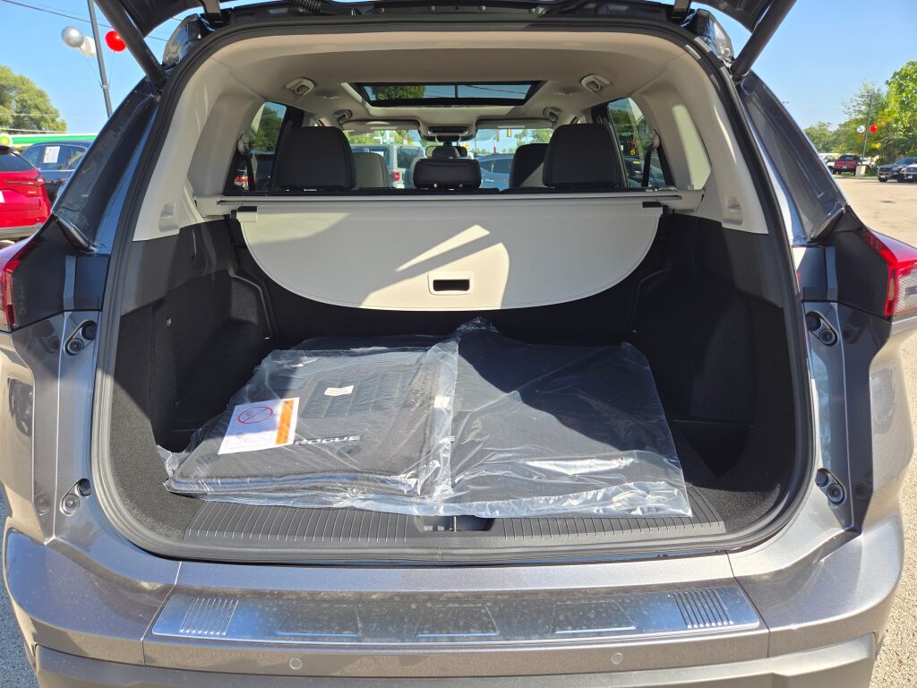 2026 Nissan Rogue SV photo 13
