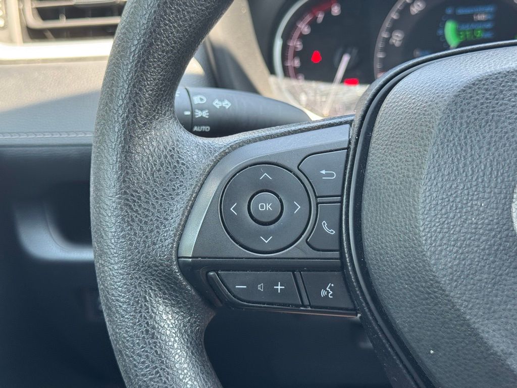 2023 Toyota RAV4 XLE photo 26