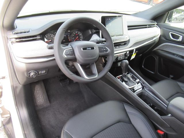 2025 Jeep Compass Latitude photo 14