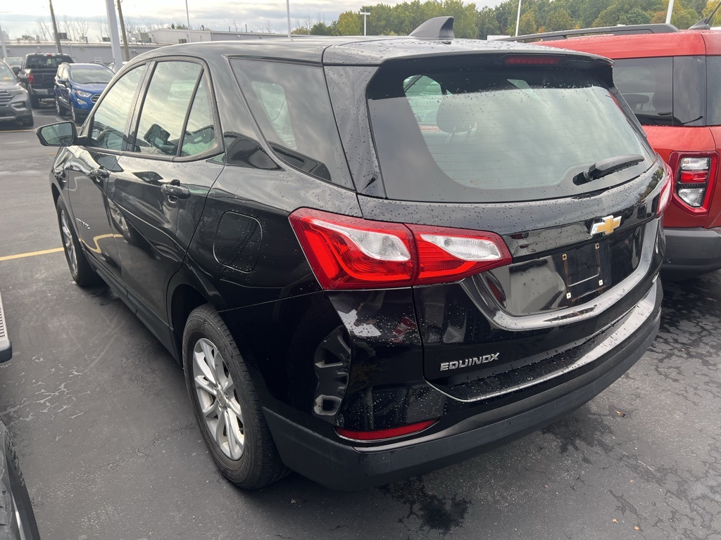 2019 Chevrolet Equinox LS photo 3