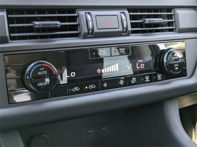 2024 Nissan Pathfinder S photo 17
