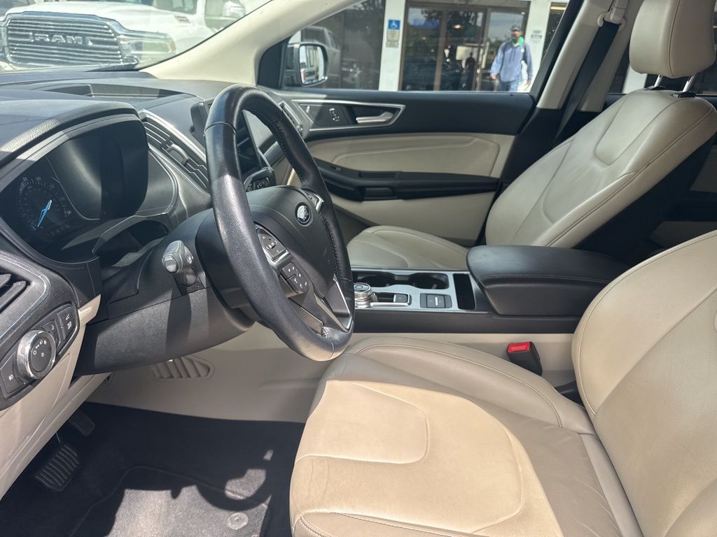 2022 Ford Edge Titanium photo 10