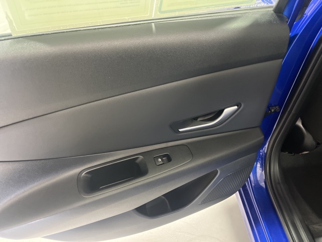 2025 Hyundai Elantra SEL Convenience photo 26