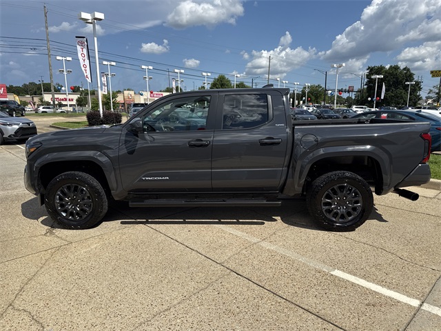 2025 Toyota Tacoma SR5 photo 3