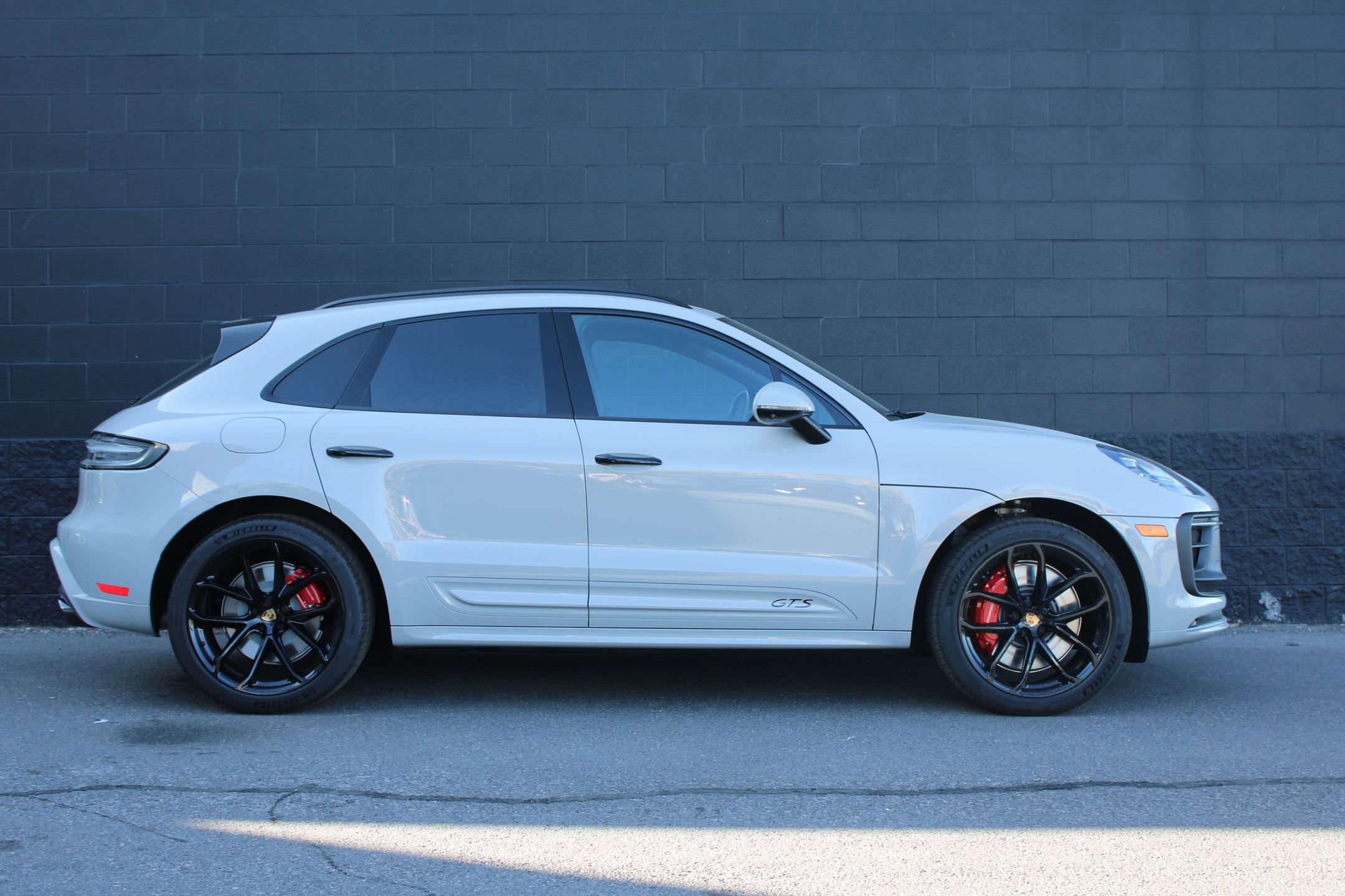 2026 Porsche Macan GTS photo 8