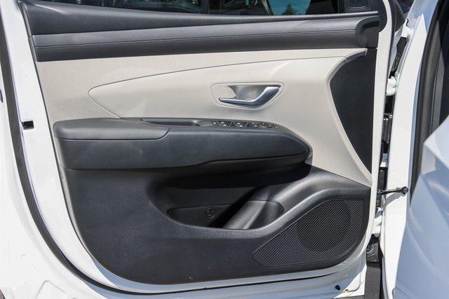 New 2025 White Hyundai SEL Convenience FWD image 8