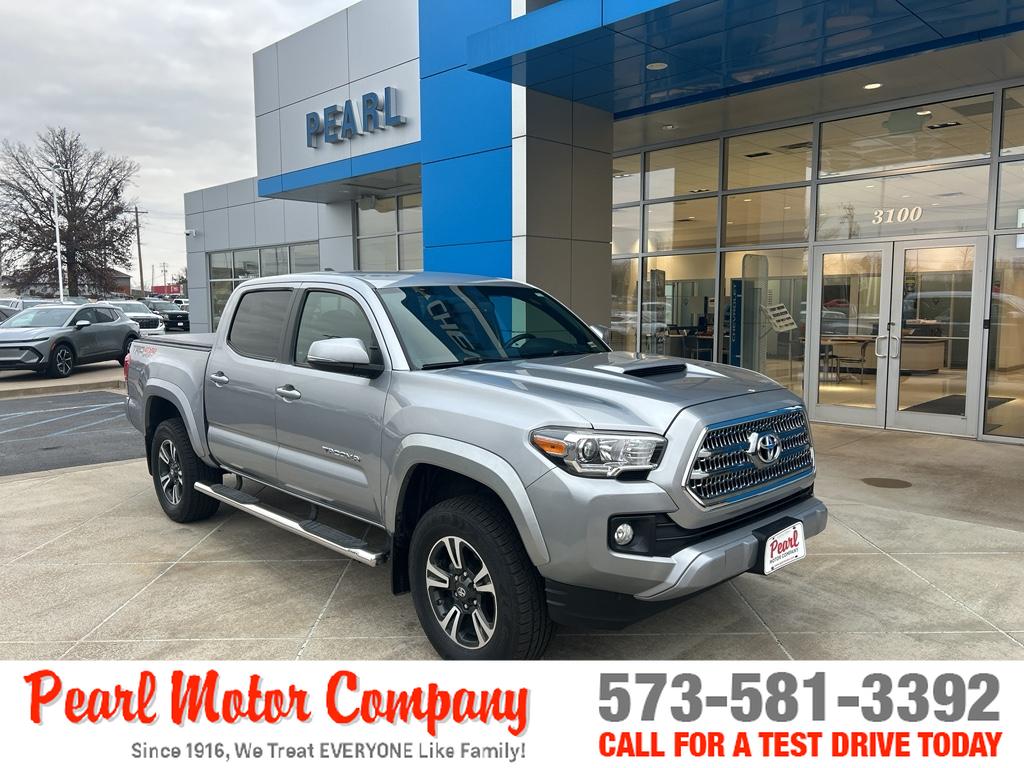 2017 Toyota Tacoma TRD Sport's photo