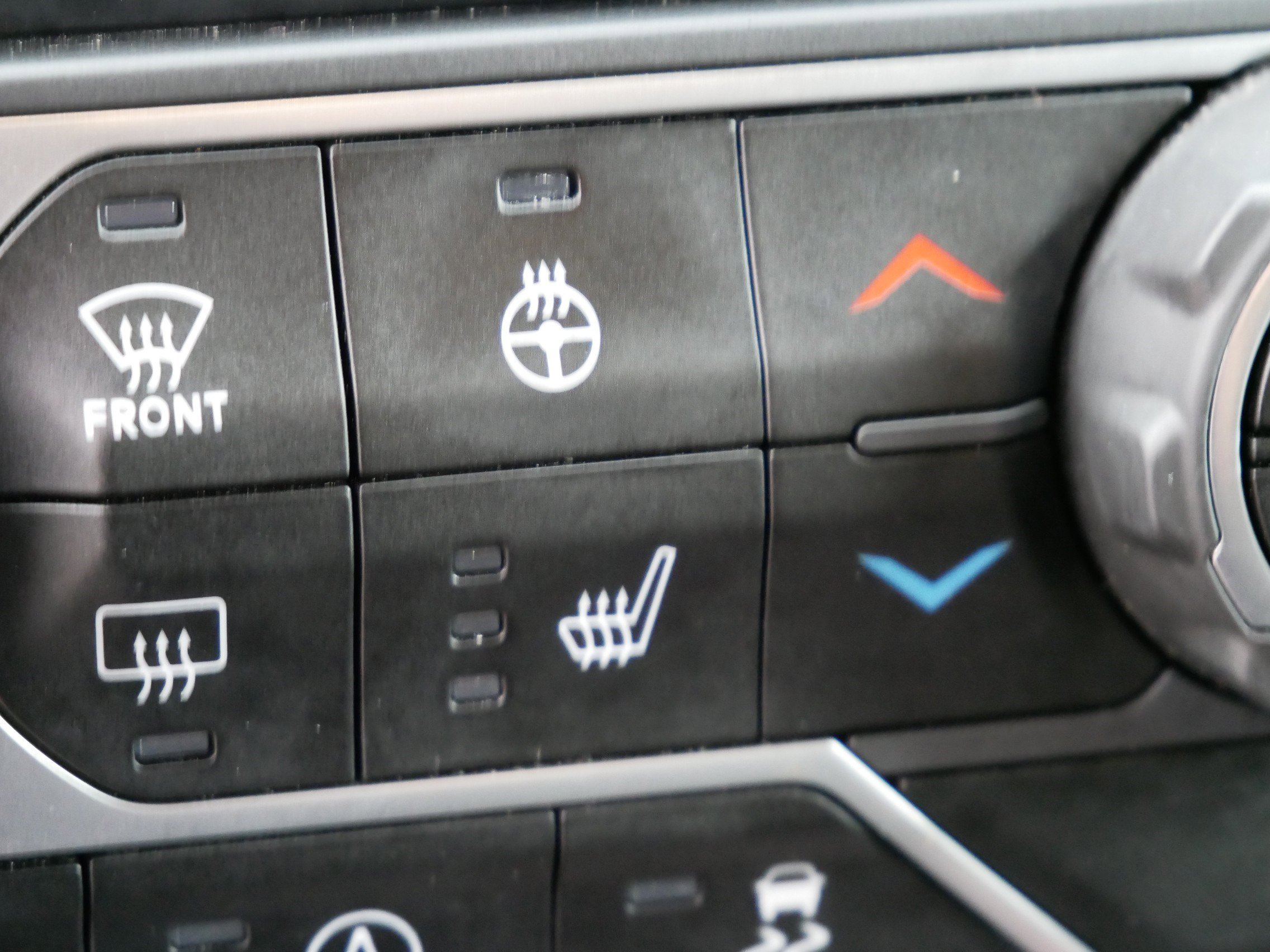 2020 Jeep Wrangler Unlimited Sahara Altitude photo 29