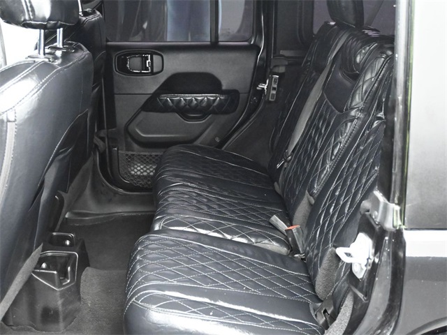 2019 Jeep Wrangler Unlimited Sahara photo 5