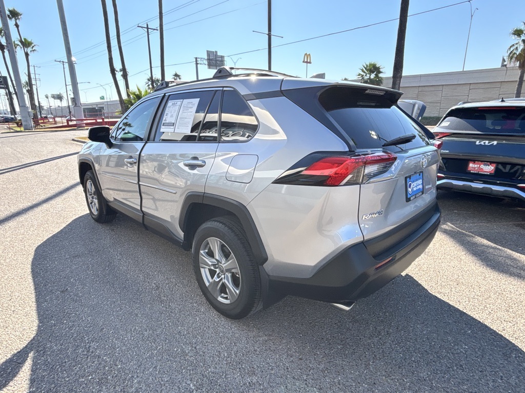 2024 Toyota RAV4 XLE photo 4
