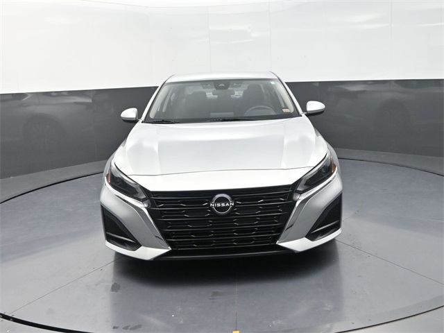 2023 Nissan Altima 2.5 SV photo 2