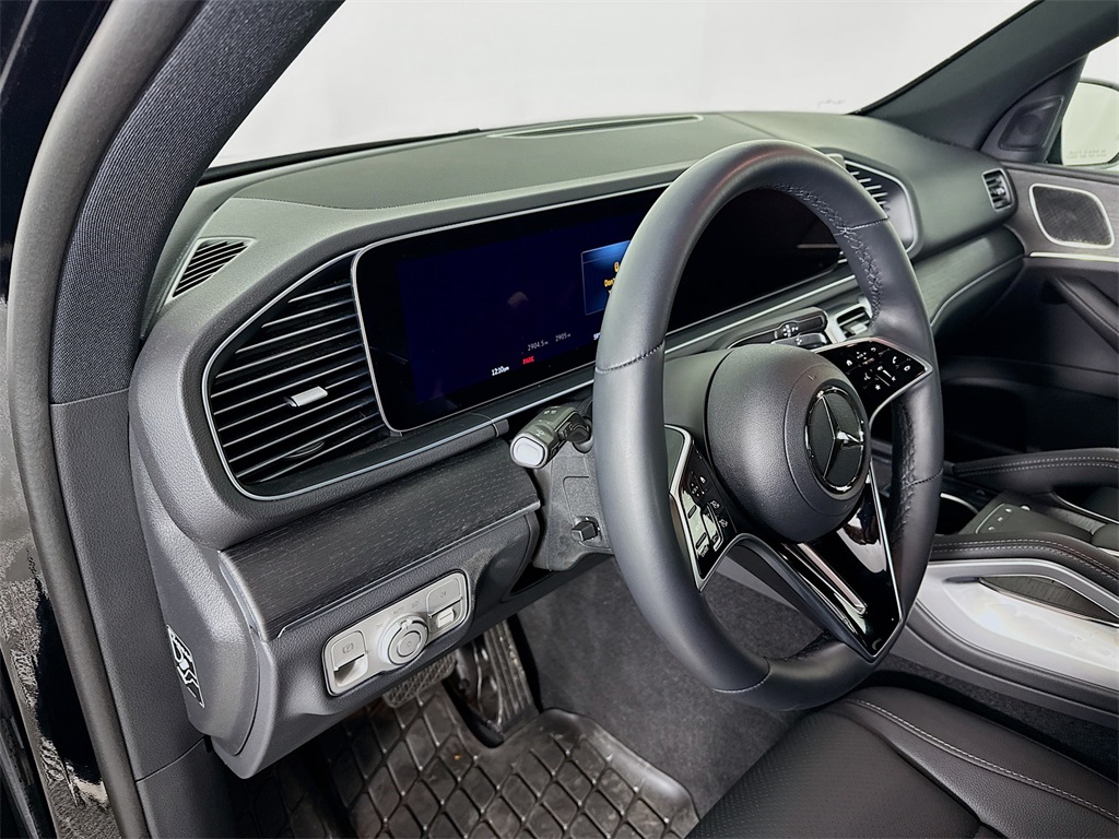2025 Mercedes Benz GLE 350 4MATIC photo 3