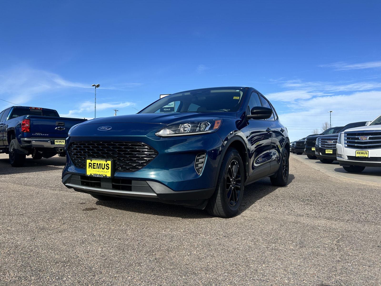 2020 Ford Escape SE Sport Hybrid photo 3