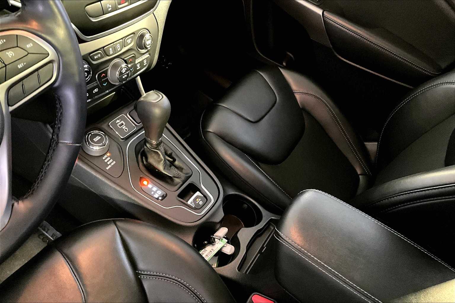 2020 Jeep Cherokee Latitude photo 15