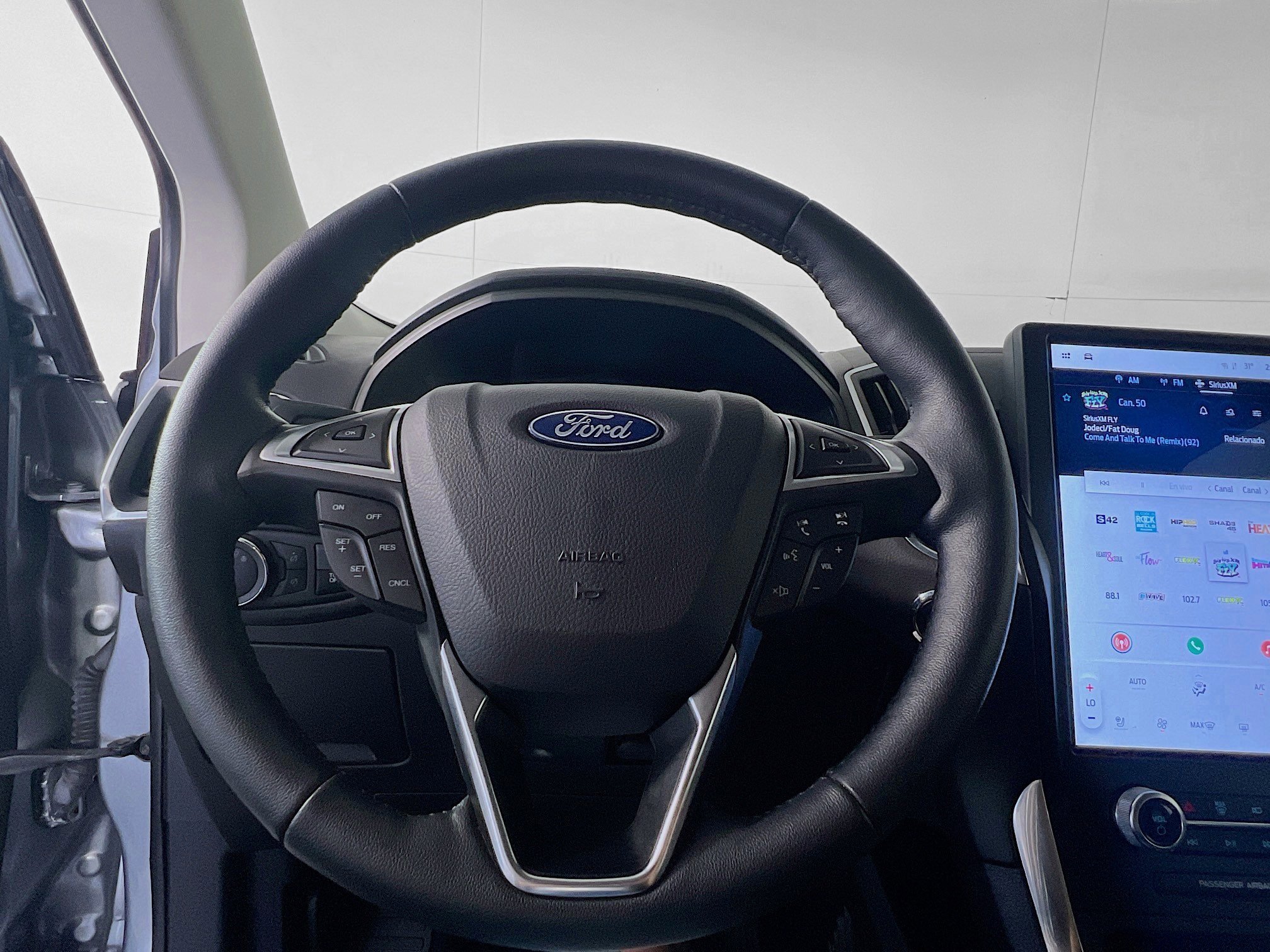 2024 Ford Edge Titanium photo 15