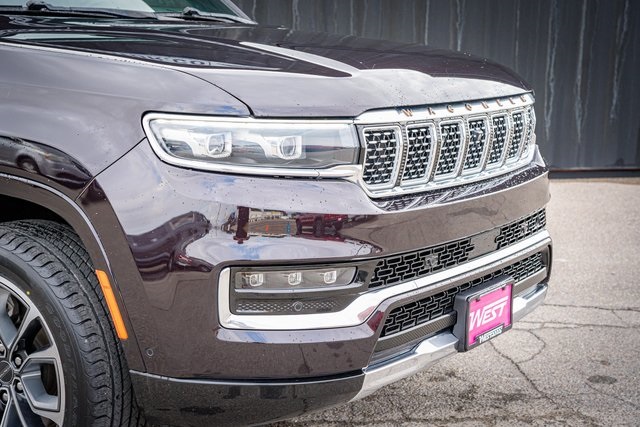 2023 Jeep Grand Wagoneer III photo 4