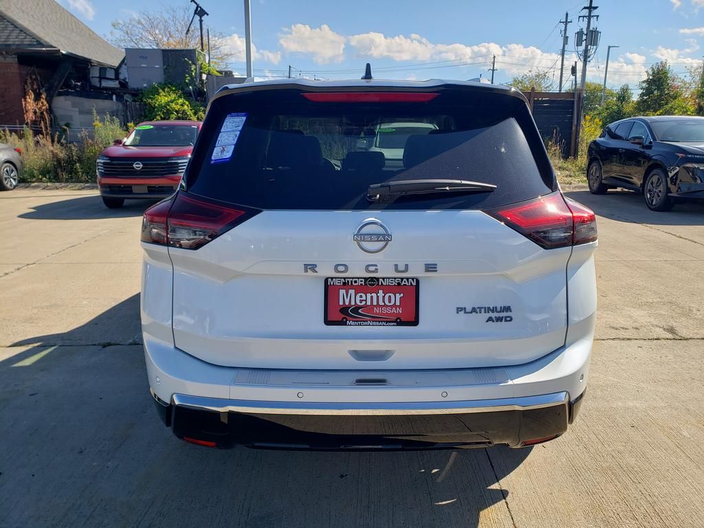 2026 Nissan Rogue Platinum photo 4