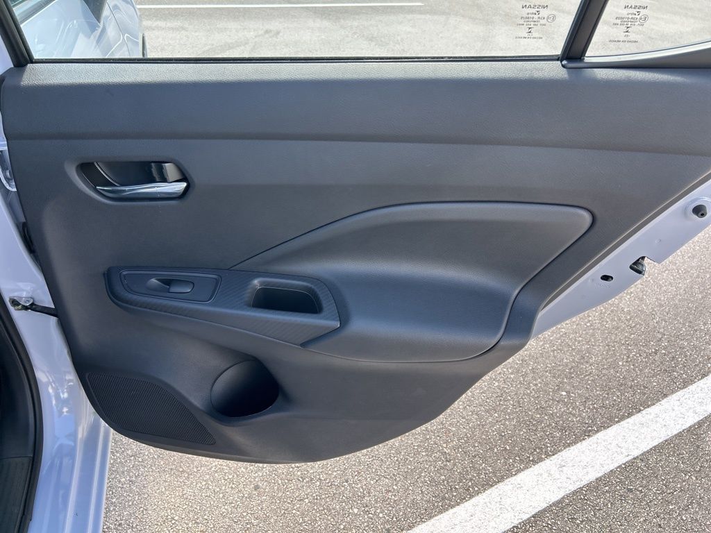 2025 Nissan Versa SV photo 33