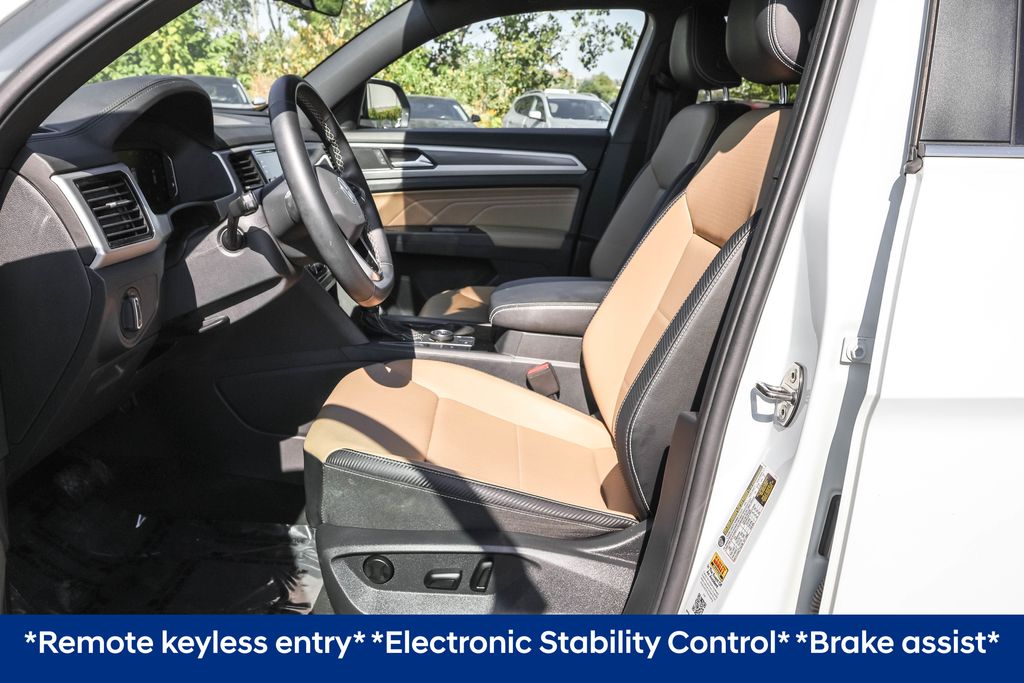 2022 Volkswagen Atlas Cross Sport V6 SE Technology photo 4