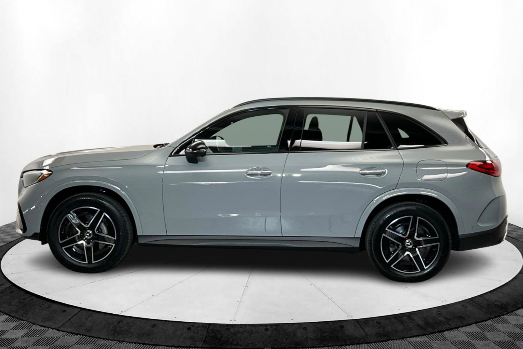 2026 Mercedes Benz GLC 350e 4MATIC photo 2