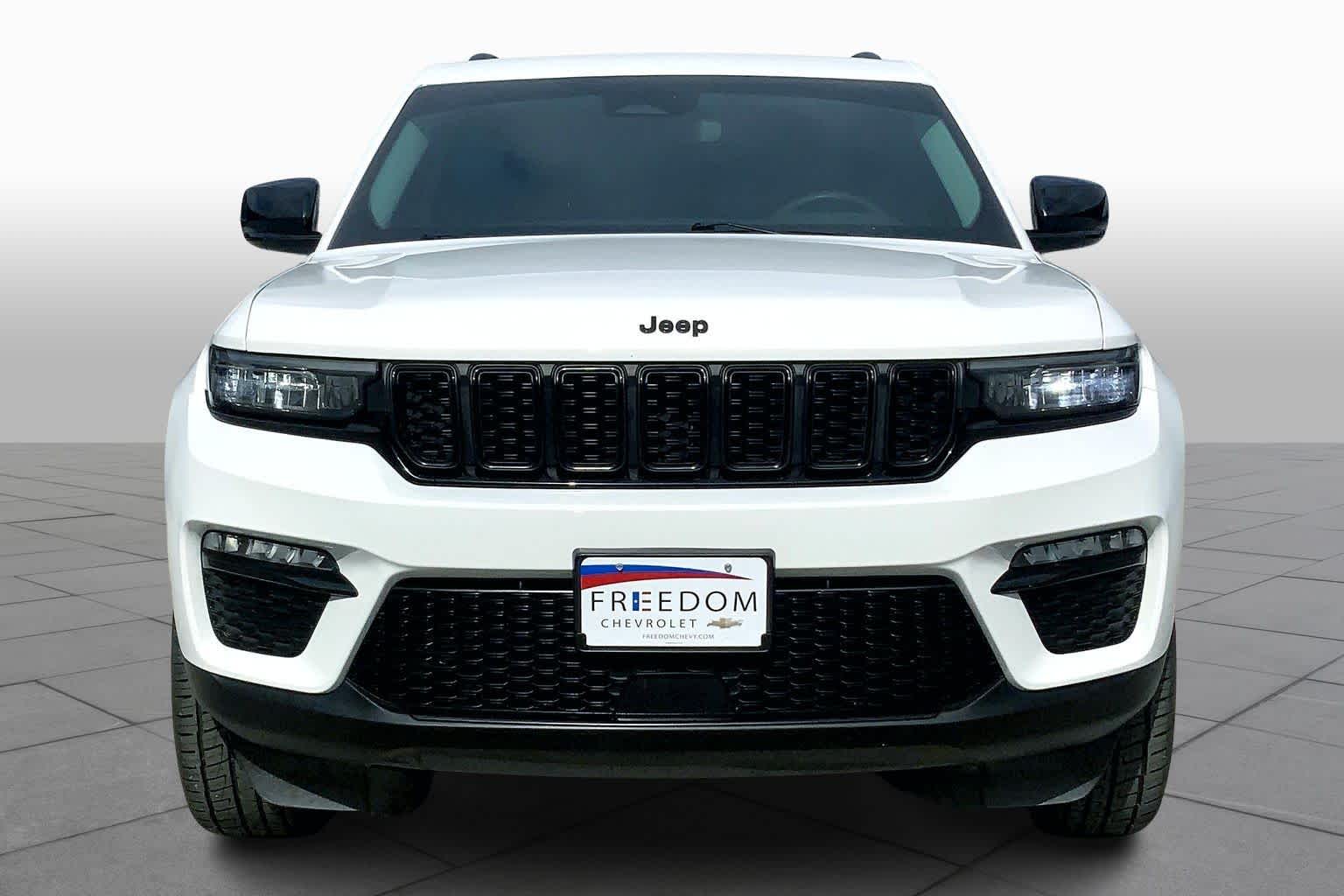 2023 Jeep Grand Cherokee Limited Sport photo 3