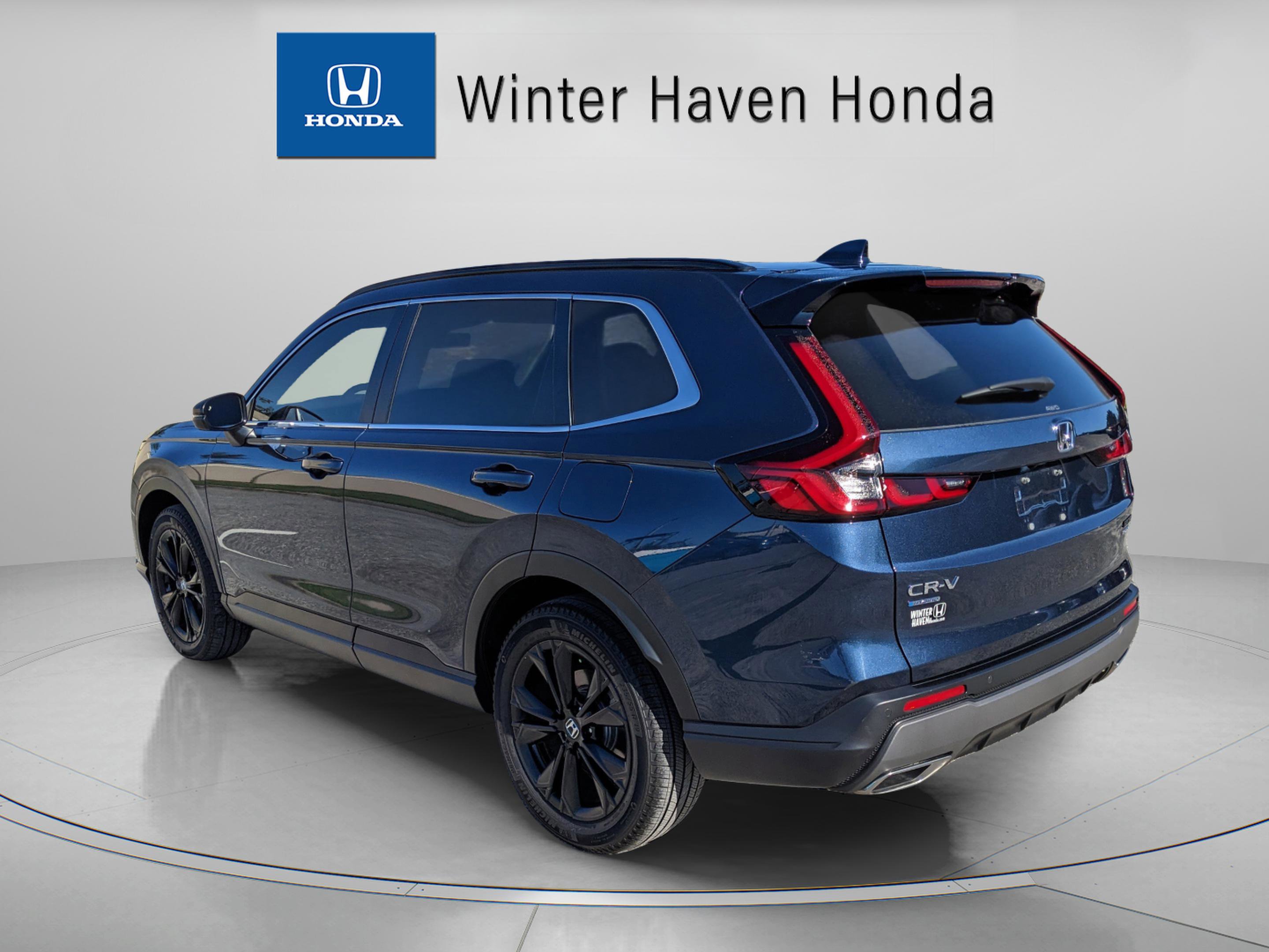2024 Honda CR-V Hybrid Sport Touring photo 4