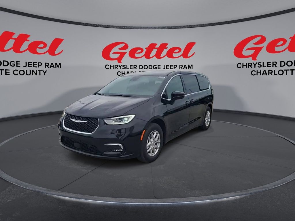 2026 Chrysler Pacifica photo 3