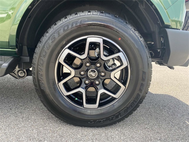 2025 Ford Bronco Outer Banks photo 4