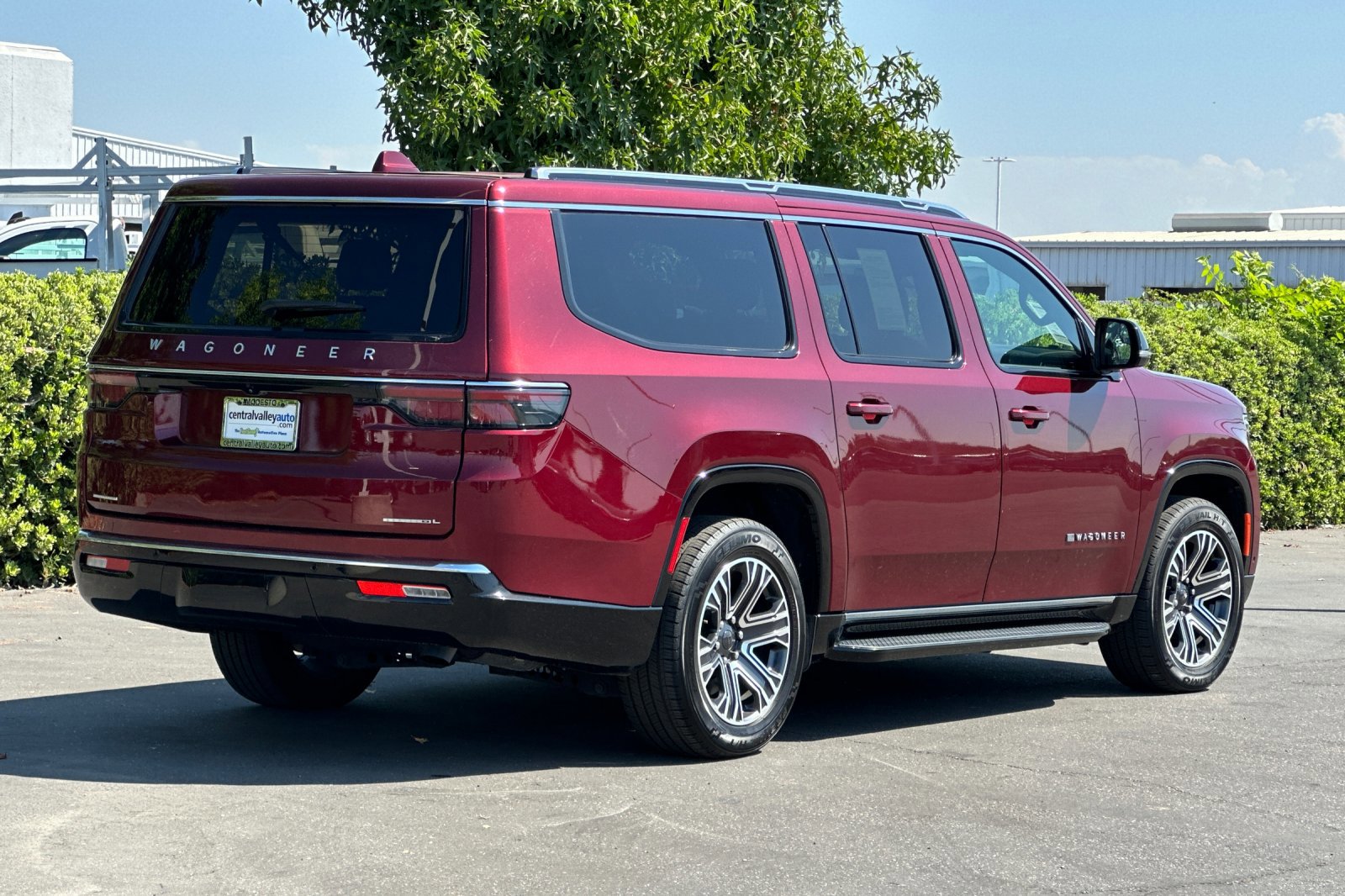 2023 Jeep Wagoneer L Series II photo 4