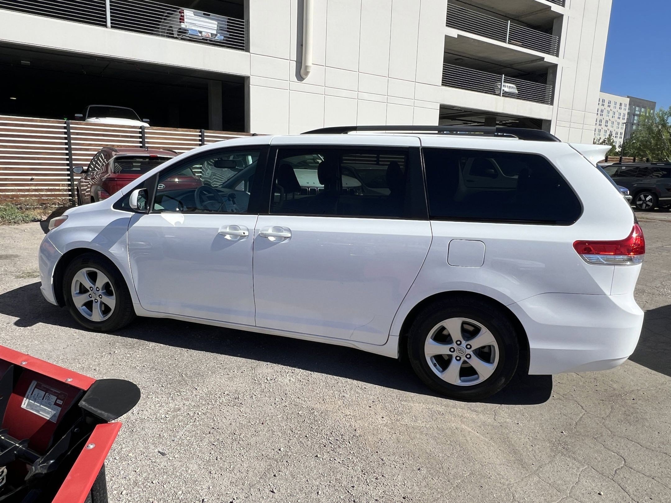 2012 Toyota Sienna LE photo 6