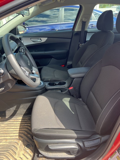 2024 Kia Forte LXS photo 4