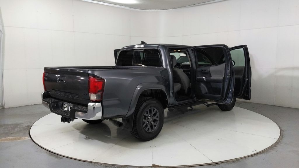 2023 Toyota Tacoma SR5 photo 11
