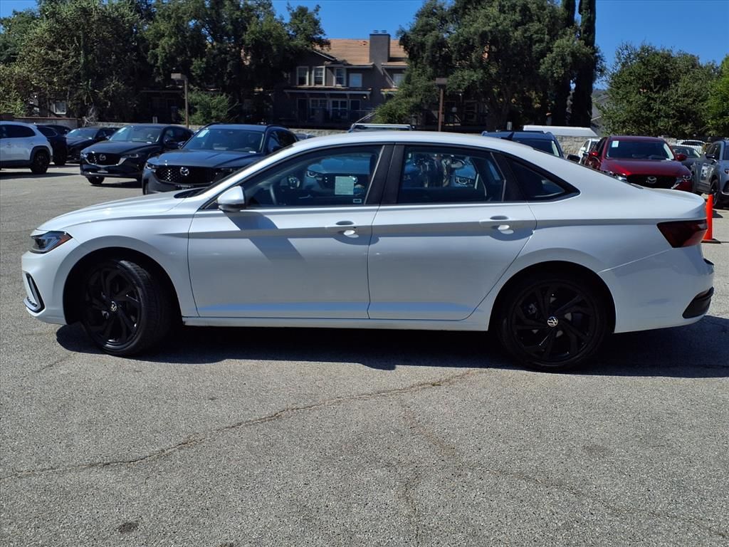 2025 Volkswagen Jetta 1.5T SE photo 2