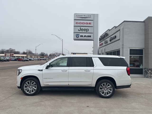 2021 GMC Yukon XL Denali's photo