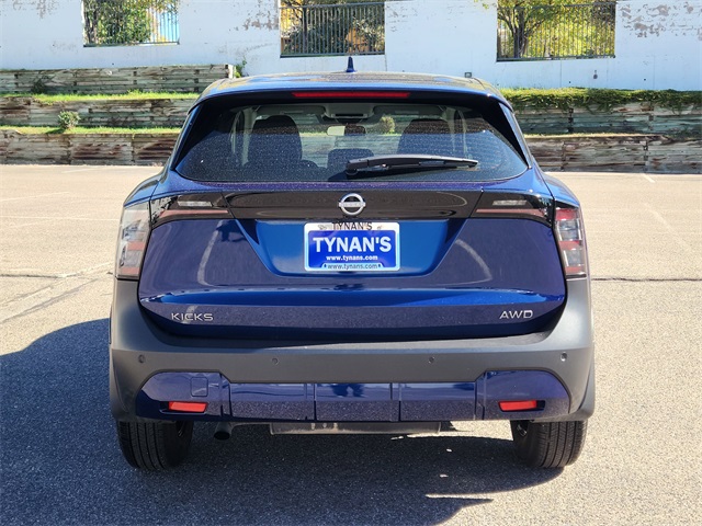 2025 Nissan Kicks S photo 2