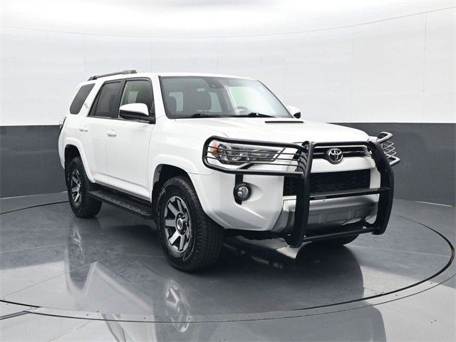 2020 Toyota 4Runner TRD Off-Road photo 2