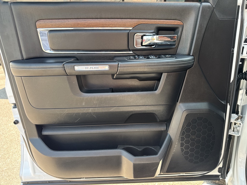 2016 Ram 1500 Laramie photo 24