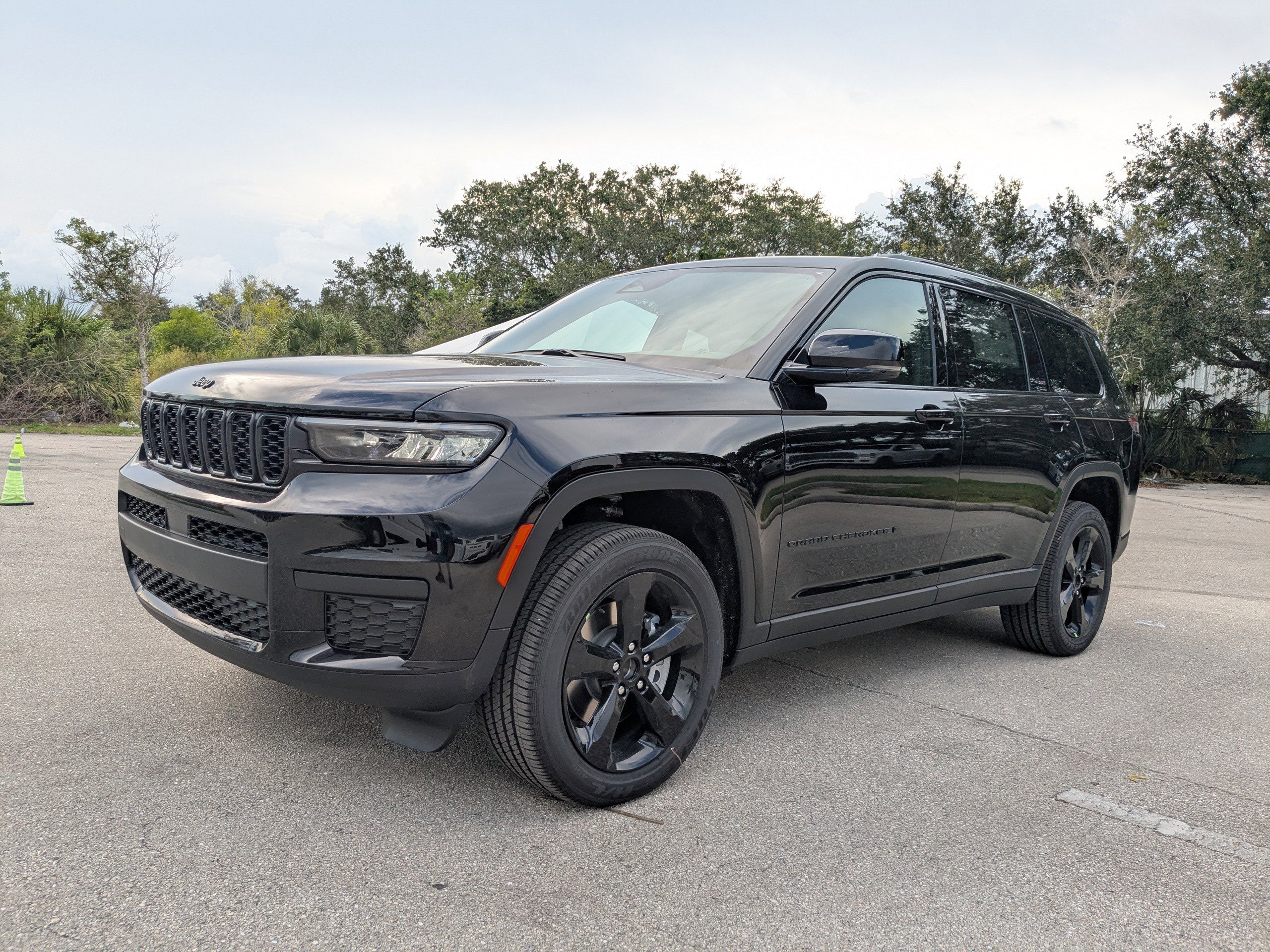 2025 Jeep Grand Cherokee Altitude photo 7