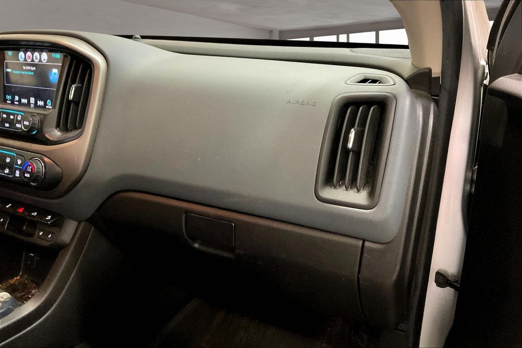 2017 Chevrolet Colorado Z71 photo 16