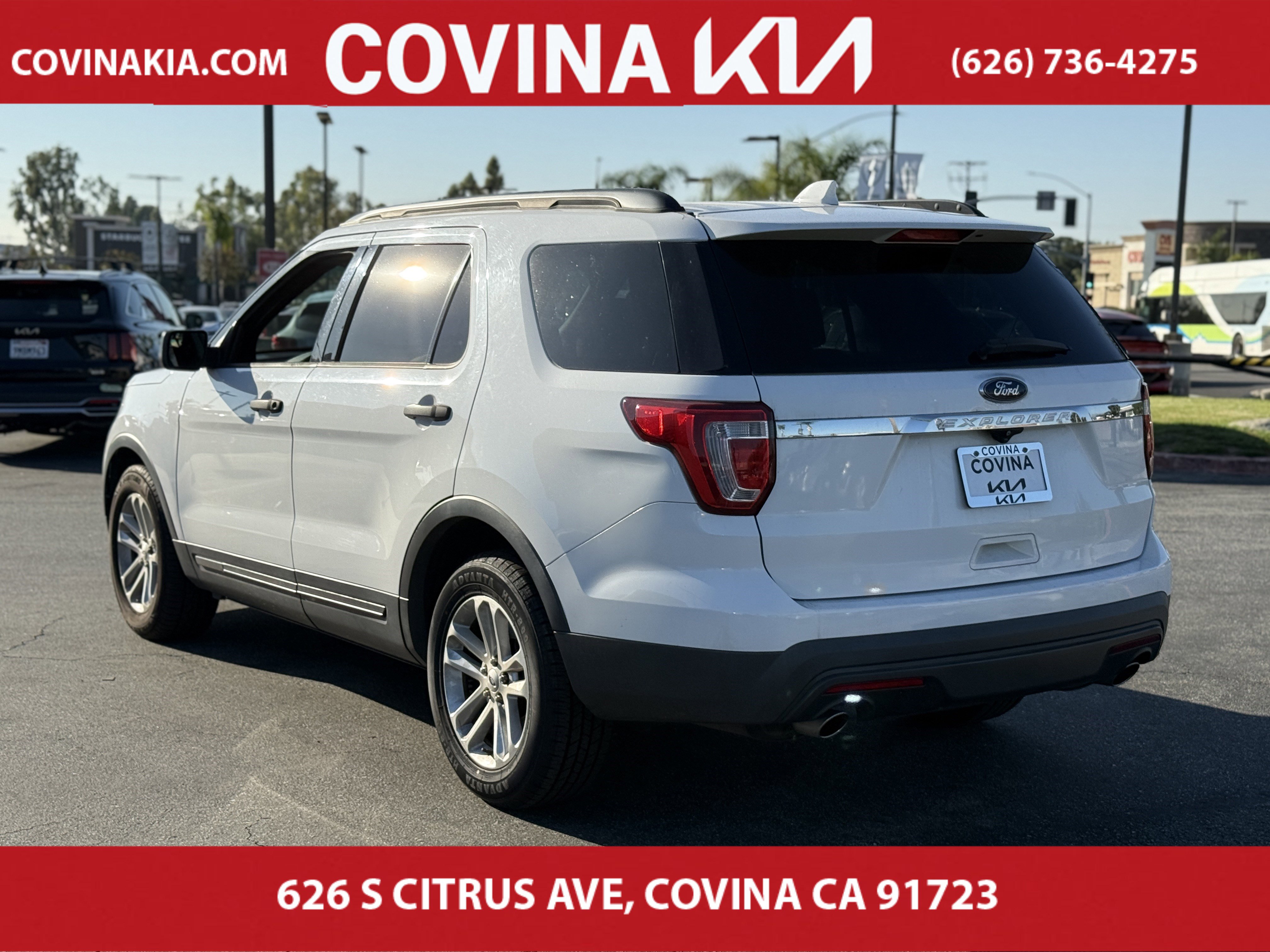 2016 Ford Explorer Base photo 3