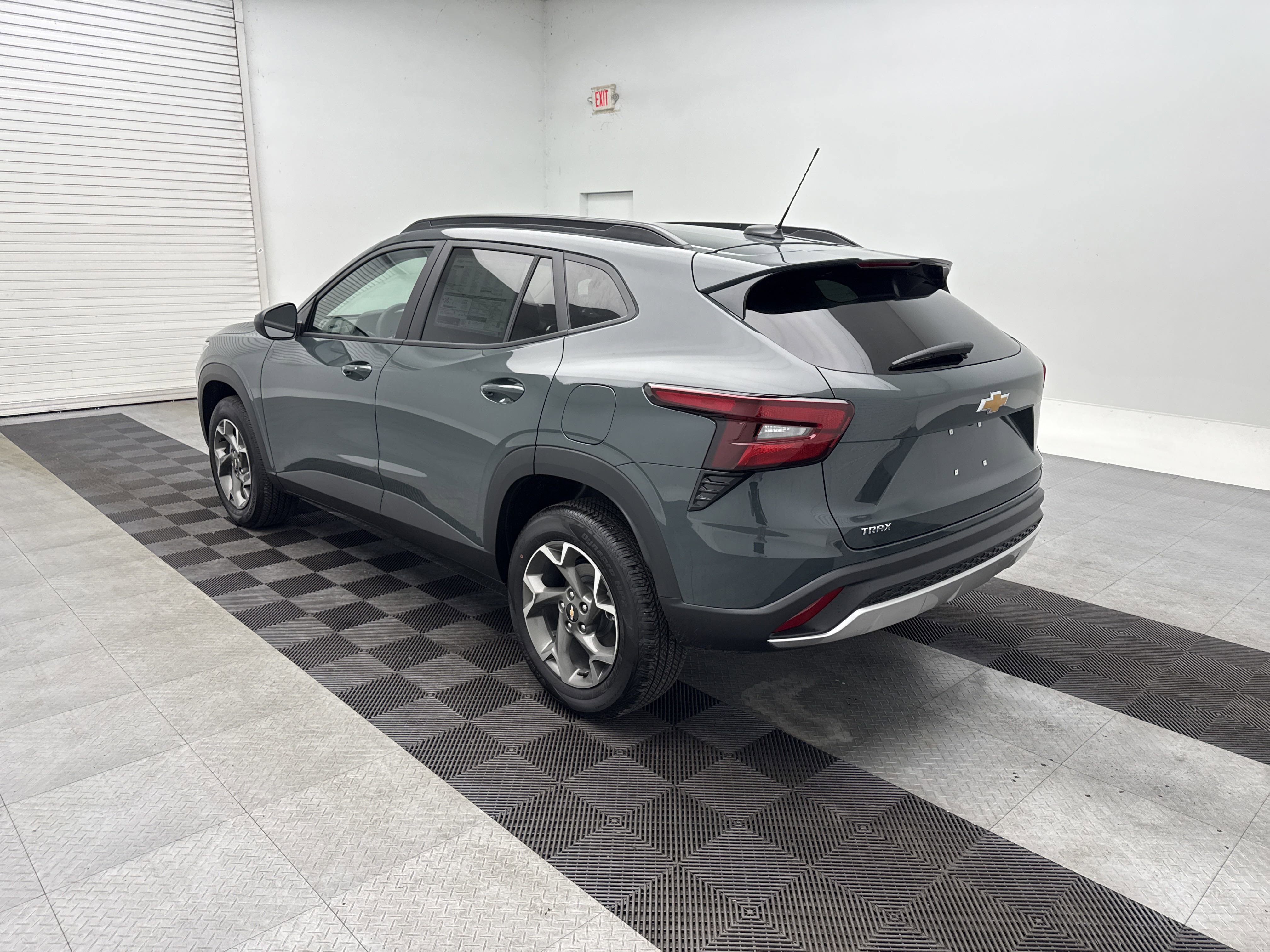 2025 Chevrolet Trax LT photo 5