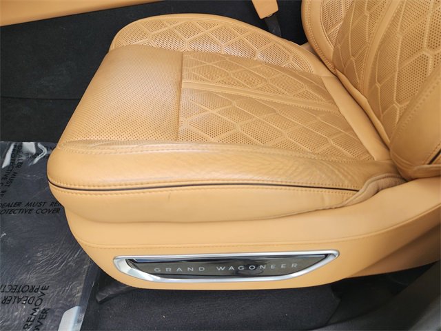2023 Jeep Grand Wagoneer III photo 16