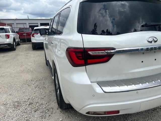 2018 Infiniti QX80 Base photo 2
